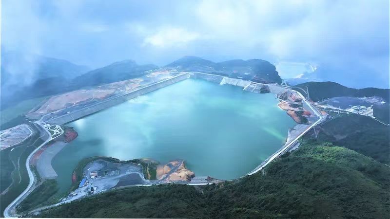 公司黨組理論學習中心組集體學習中央經(jīng)濟工作會議精神
